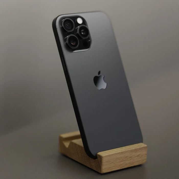 iPhone 16 Pro Max 1 терабайт (Black Titanium)