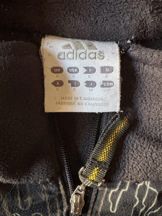 Спортивна куртка Adidas розмір М made in Camboia