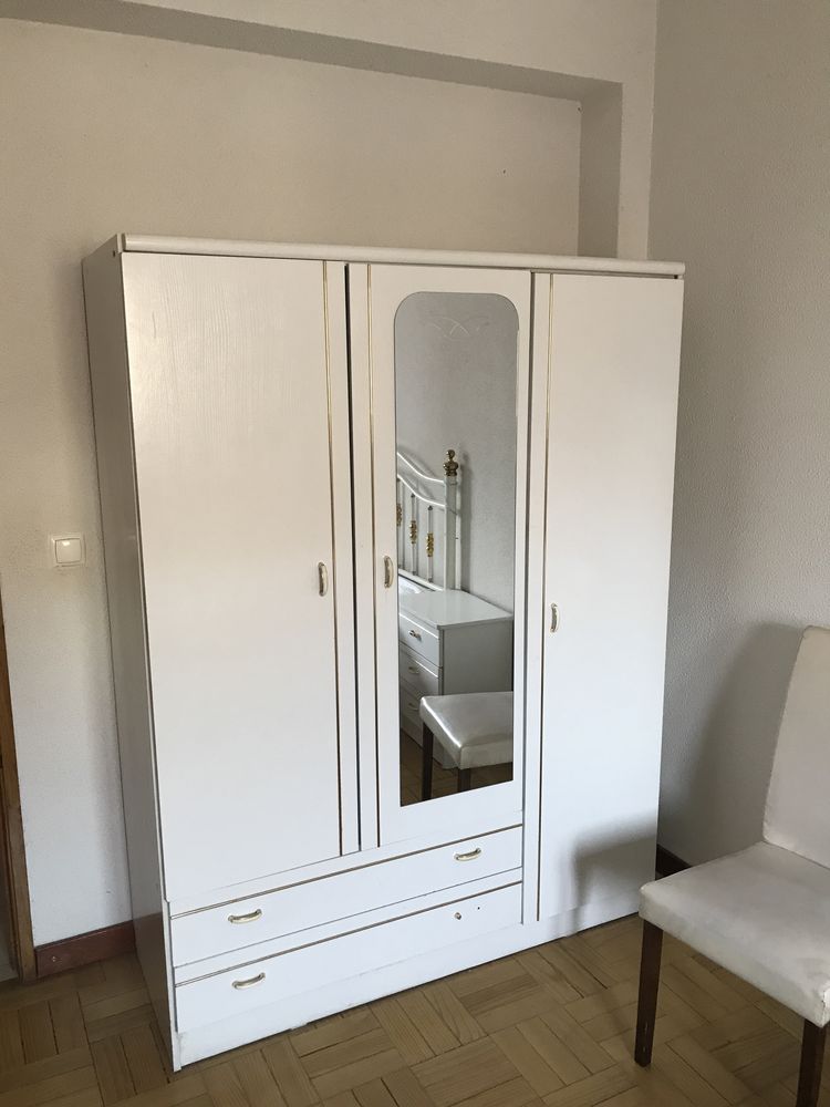 Conjunto roupeiro e cama