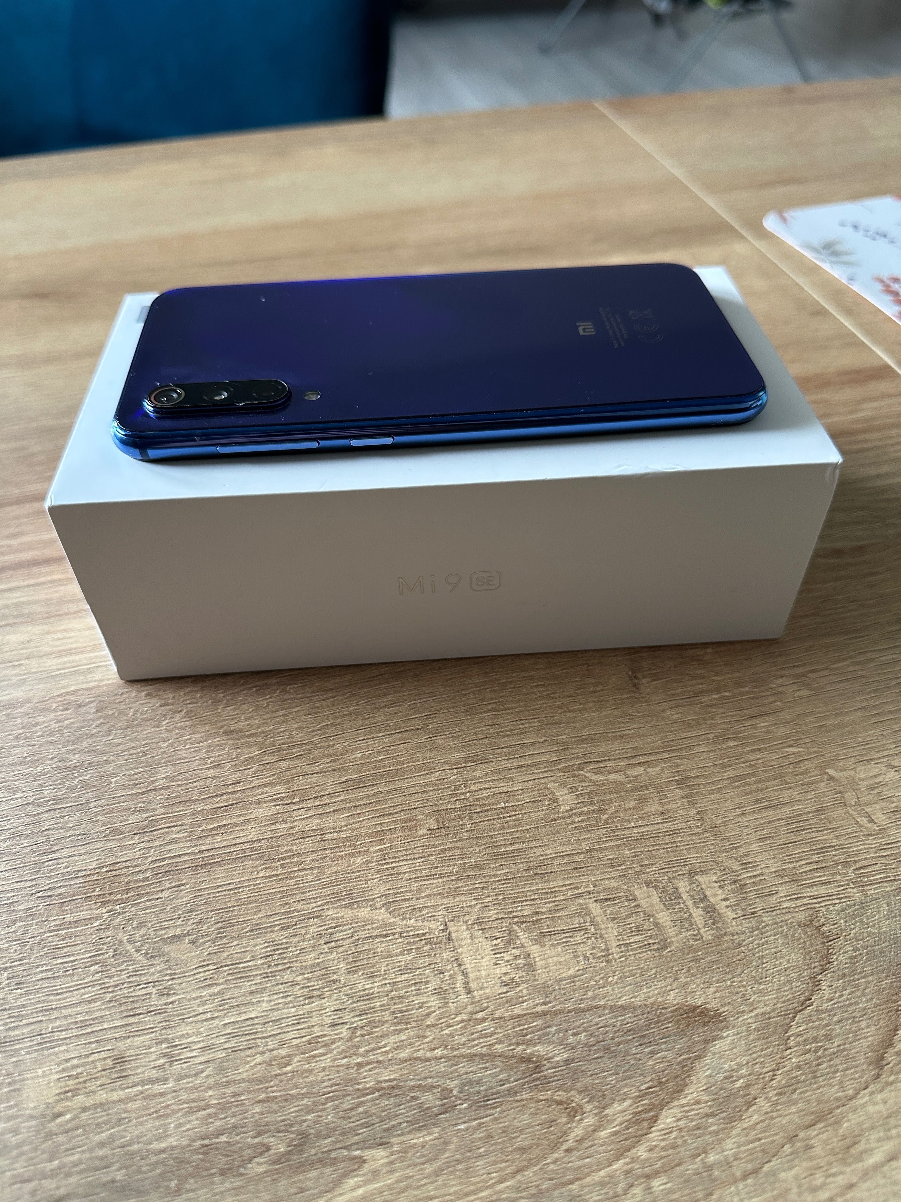 Xiaomi Mi 9SE 64GB Ocean Blue - stan dobry