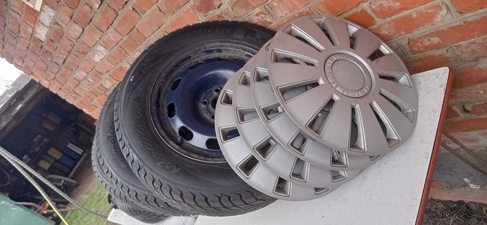 Комплект колес зима 195*65 r 15 + ковпаки