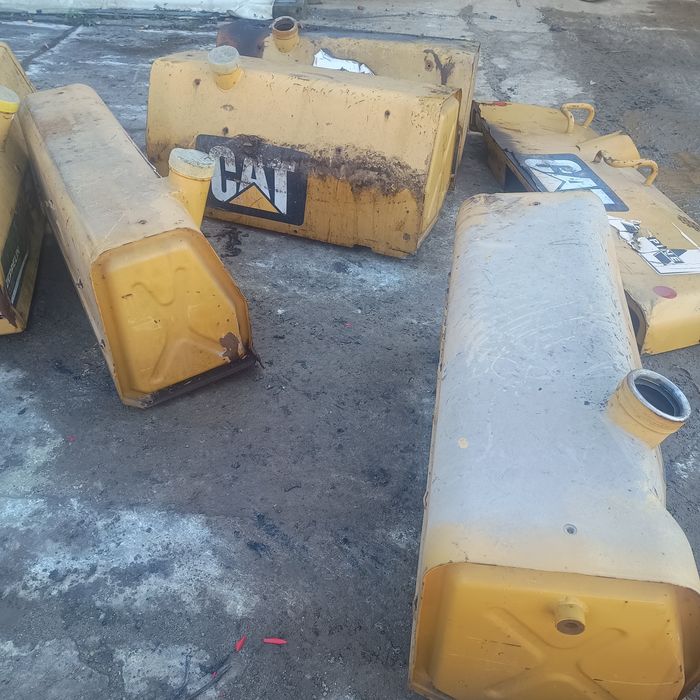 Zbiornik , bak paliwa spycharka Cat, Caterpillara d5 m , d6 n
