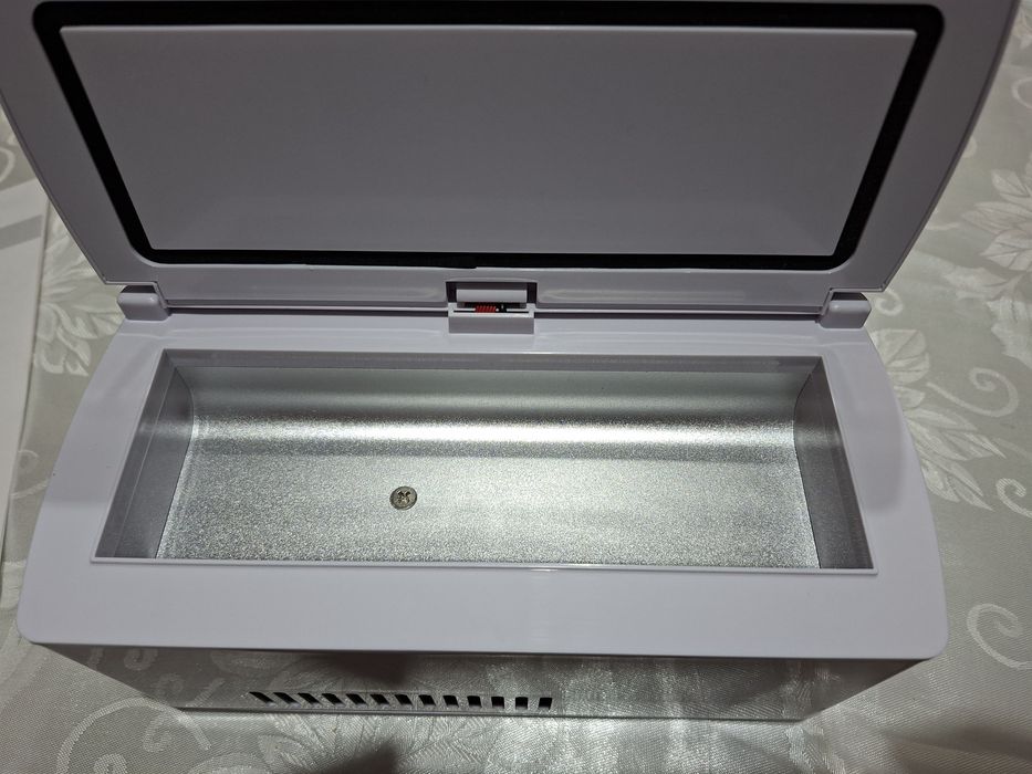 Przenośna lodówka na insuline