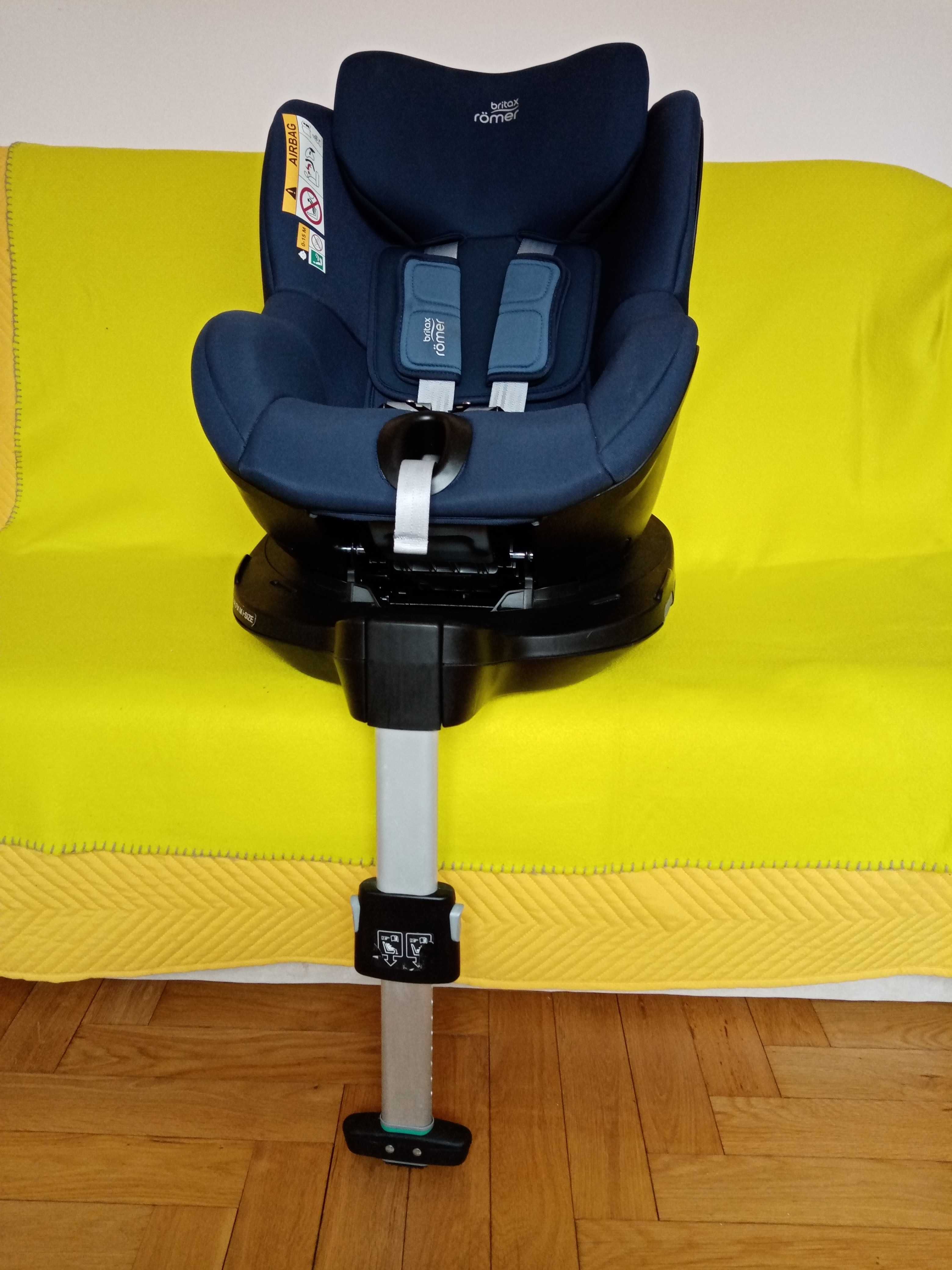 Fotelik Britax Romer Dualfix i Size + gratis