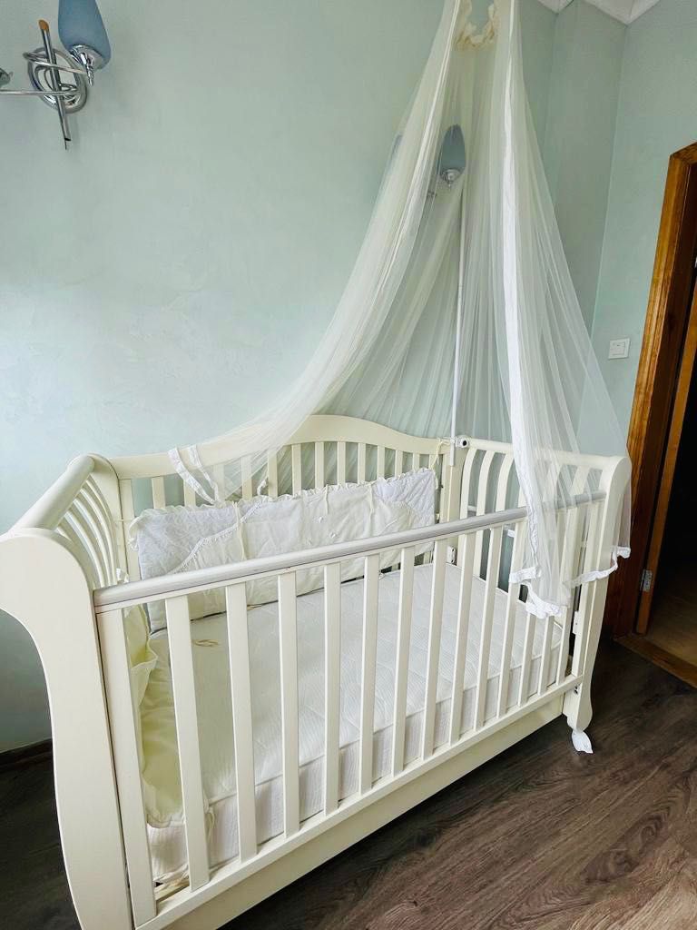 Дитяче ліжко (для немовлят)
