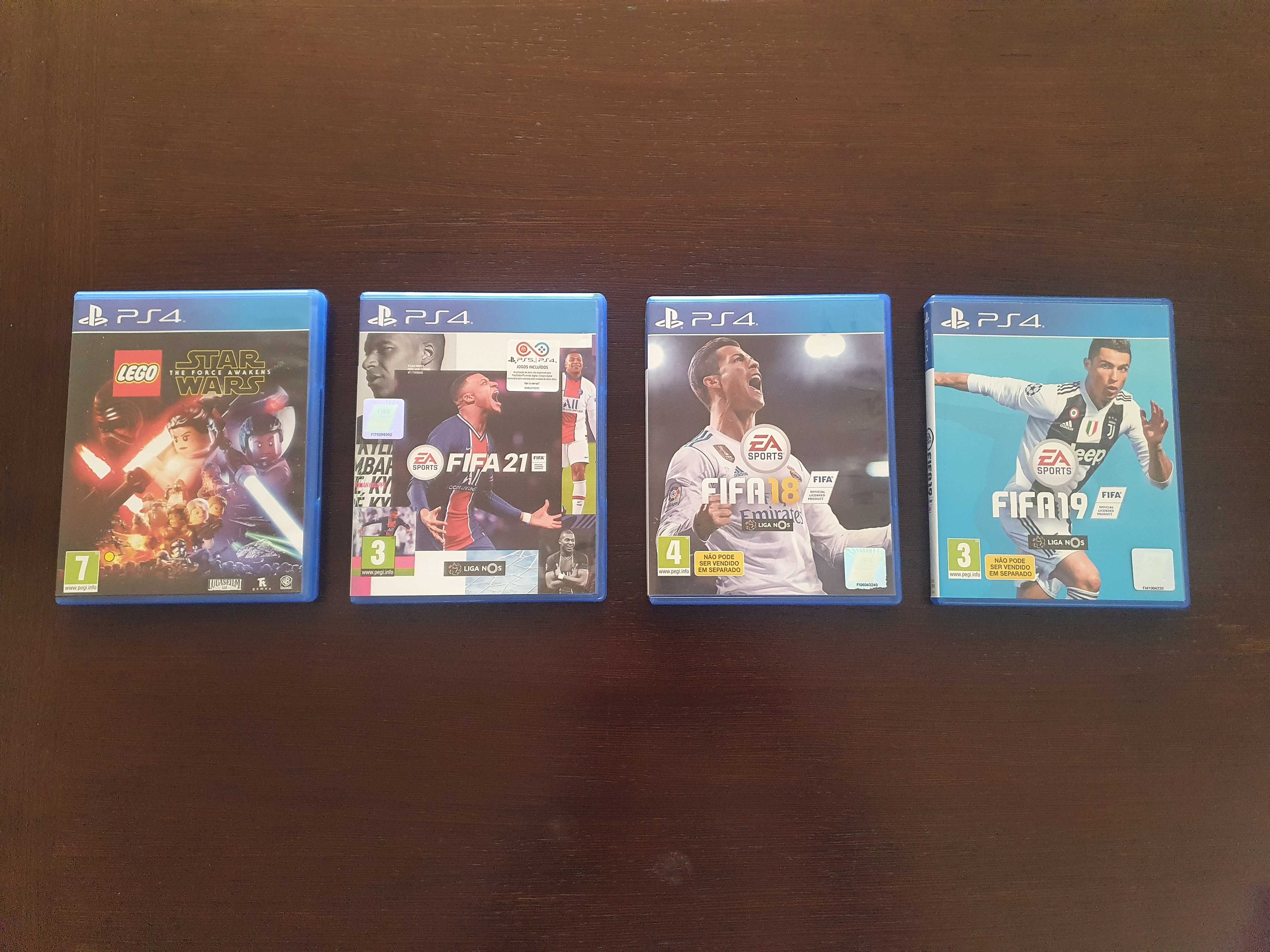 PS4 - Pacote 4 jogos (Lego + Fifas)