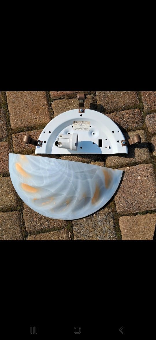 Lampa ścienna z okresu PRLu
