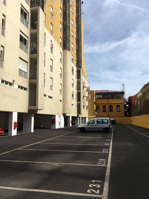 Lugares de Estacionamento/parqueamento em condomínio fechado Xabregas