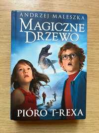 Magiczne drzewo pióro T-rexa