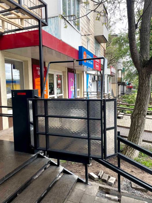 Похилий підйомник для маломобільних груп населення