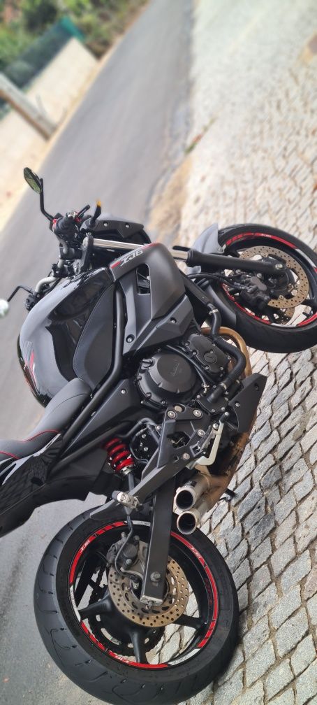 Yamaha XJ6 600cc