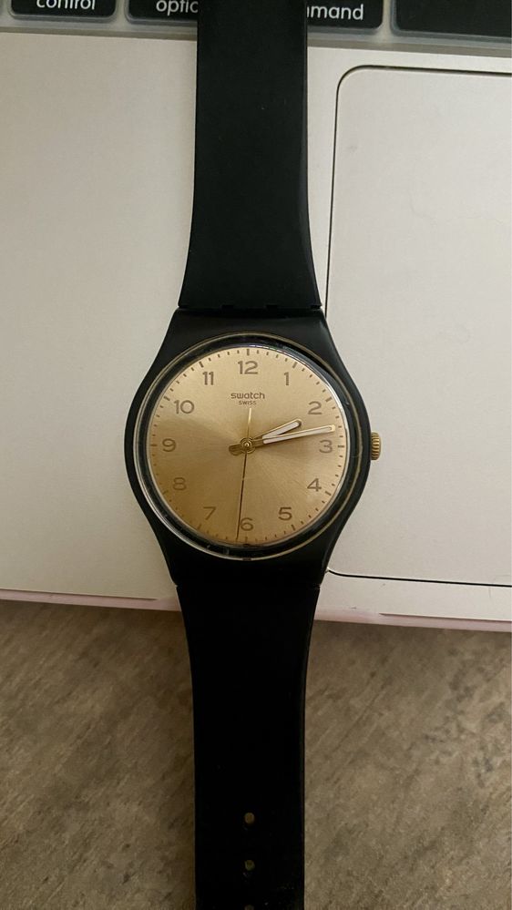 Годинник swatch