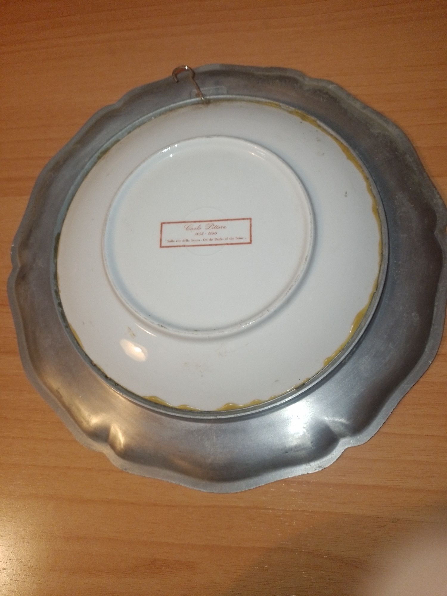 Prato em porcelana com monture em estanho