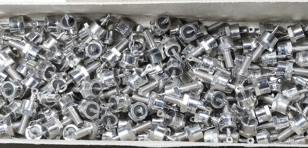 Ultraszybka dioda prostownicza mocy SY625/2 ; 28 A / 200 V / 50 ns