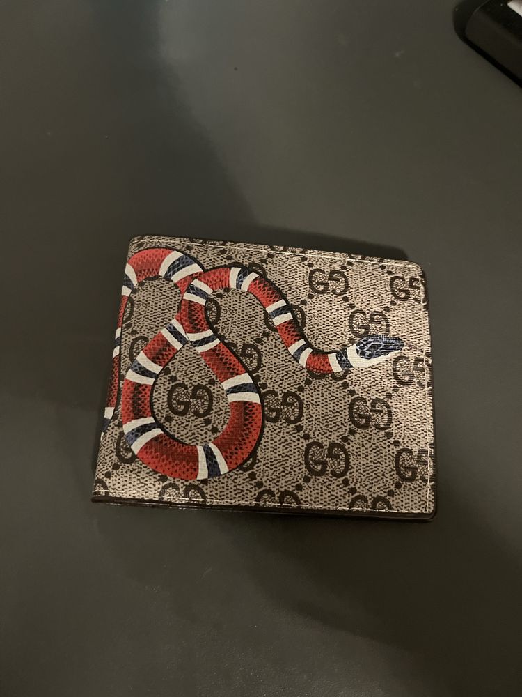 Bezowy portfel gucci w monogram nowy