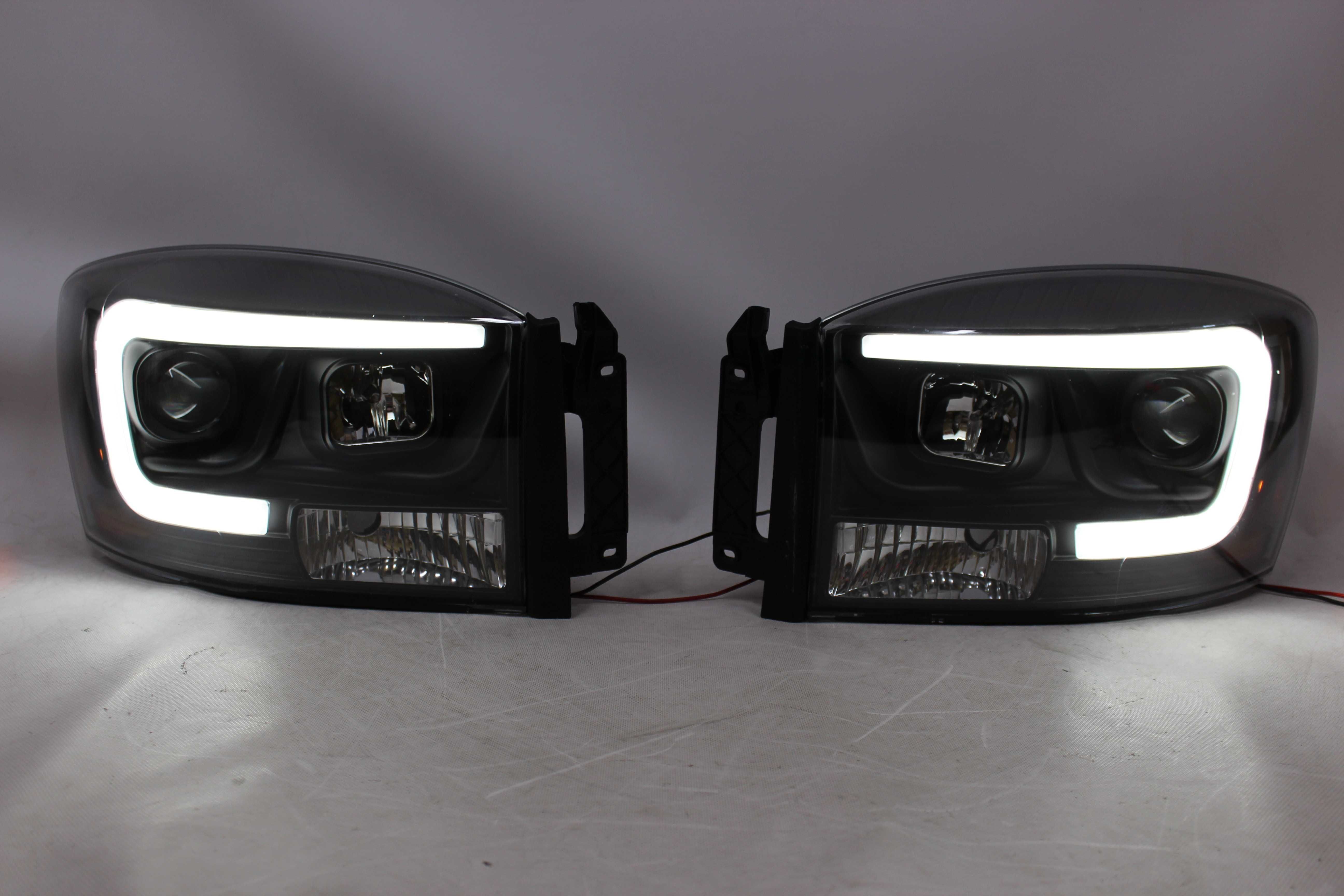 Lampy reflektory przednie przód DODGE RAM 09-18 LED BAR NEON Black !