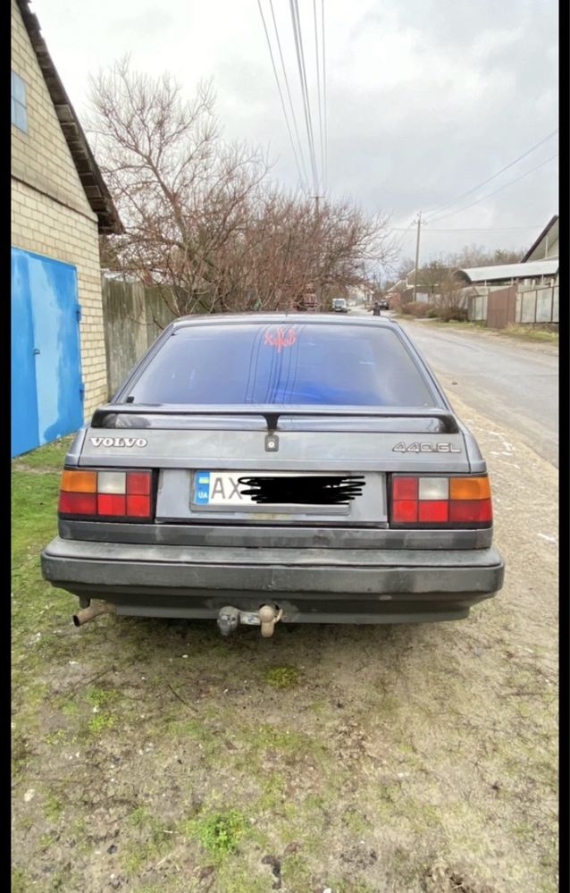 Продам машину Volvo 440