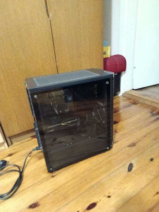 Komputer stacjonarny | RX 5500 XT / Ryzen 5 1600 AF/ 8GB RAM