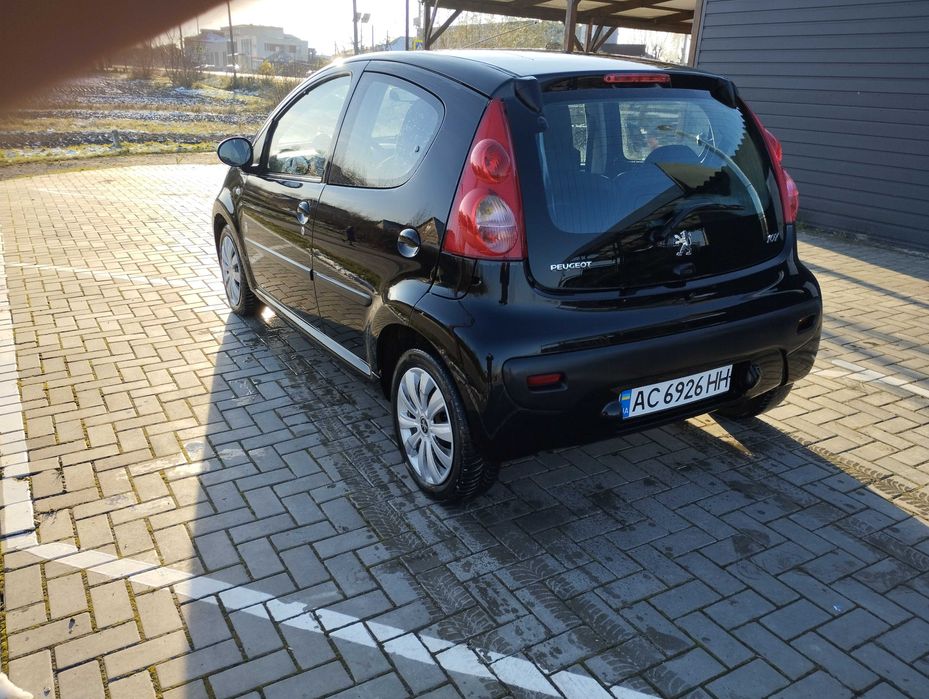 Продаж автомобіль