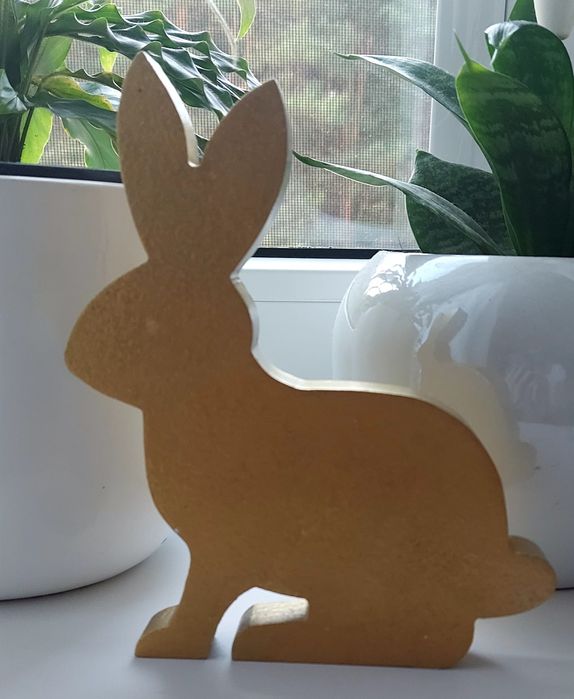 Drewniany złoty zając królik wielkanocny