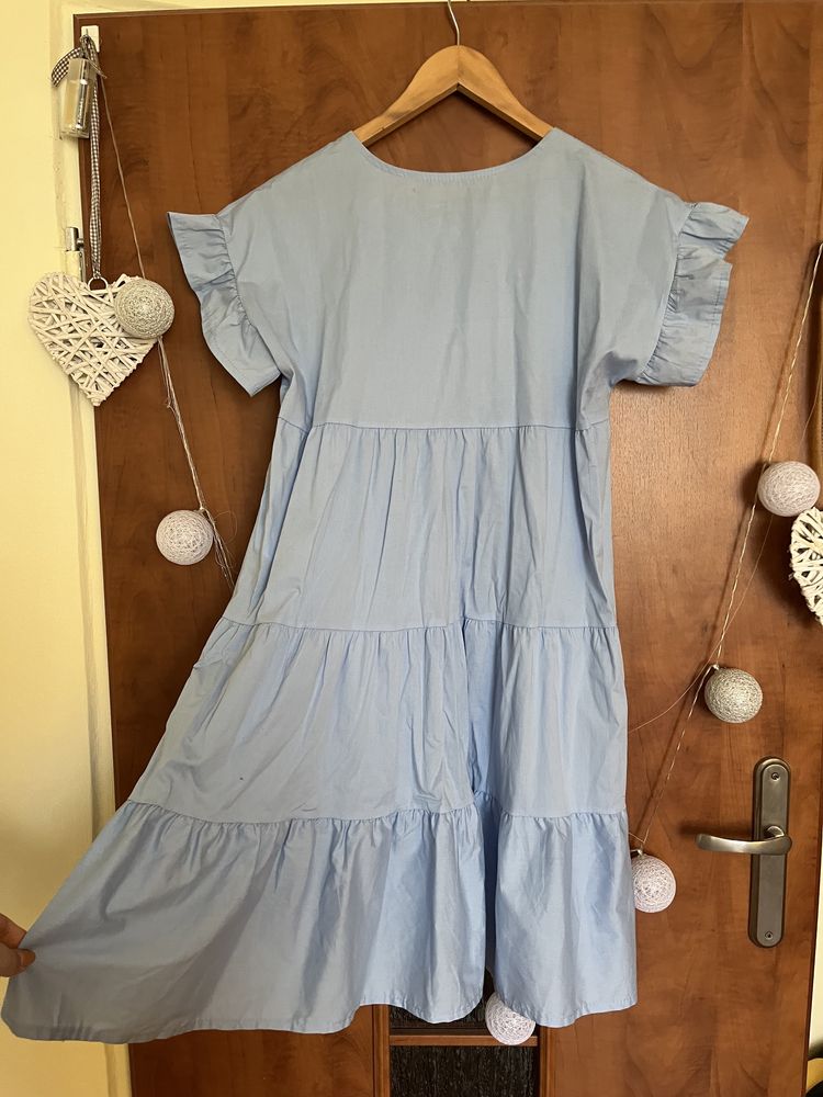 Niebieska sukienka lato z falbankami