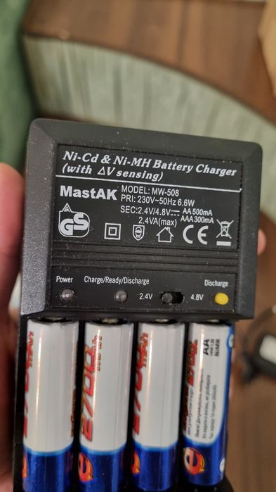 Зарядки для батареек аккумуляторов