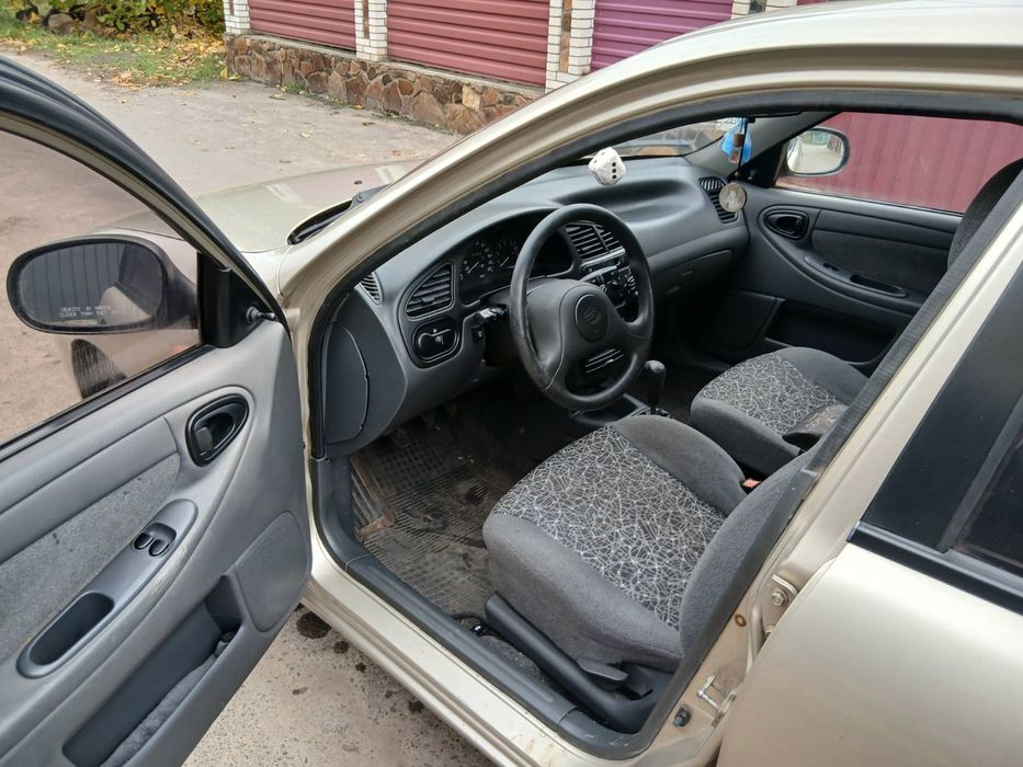 Продам свій автомобіль Daewwo Lanos 2011 року