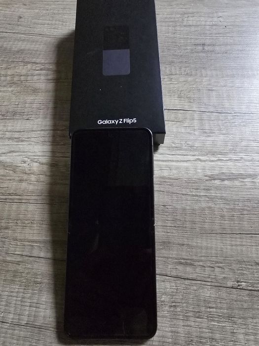 Samsung Z Flip 5 8/256