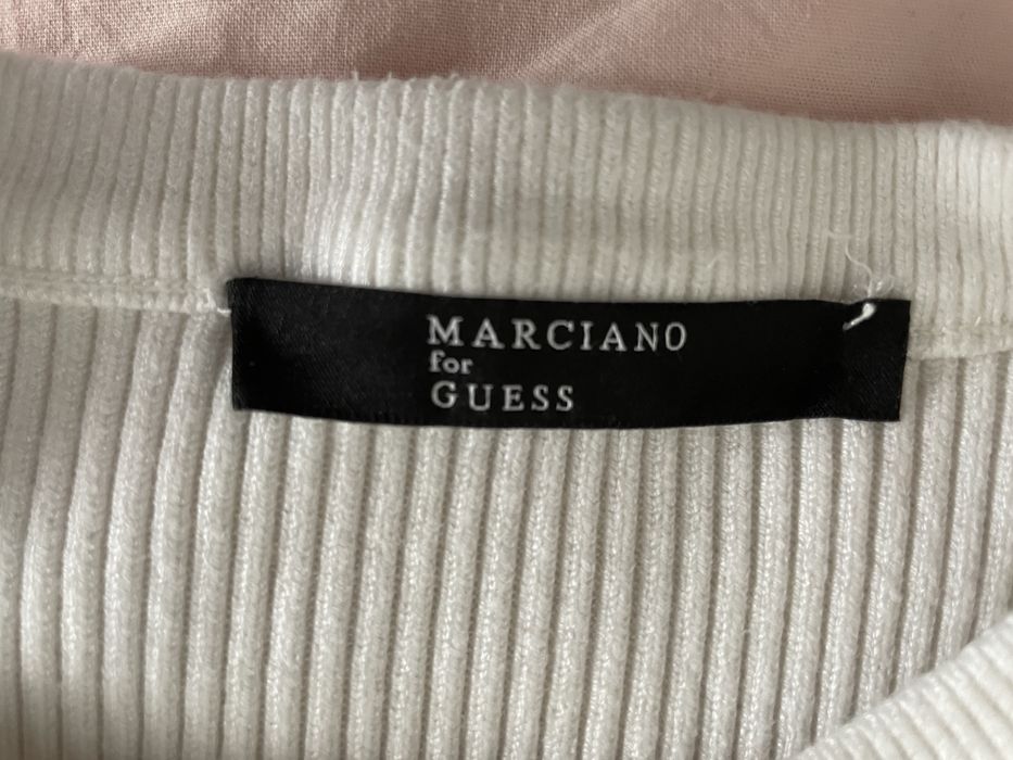 Bluzeczka wyciete ramiona Marciano by Guess