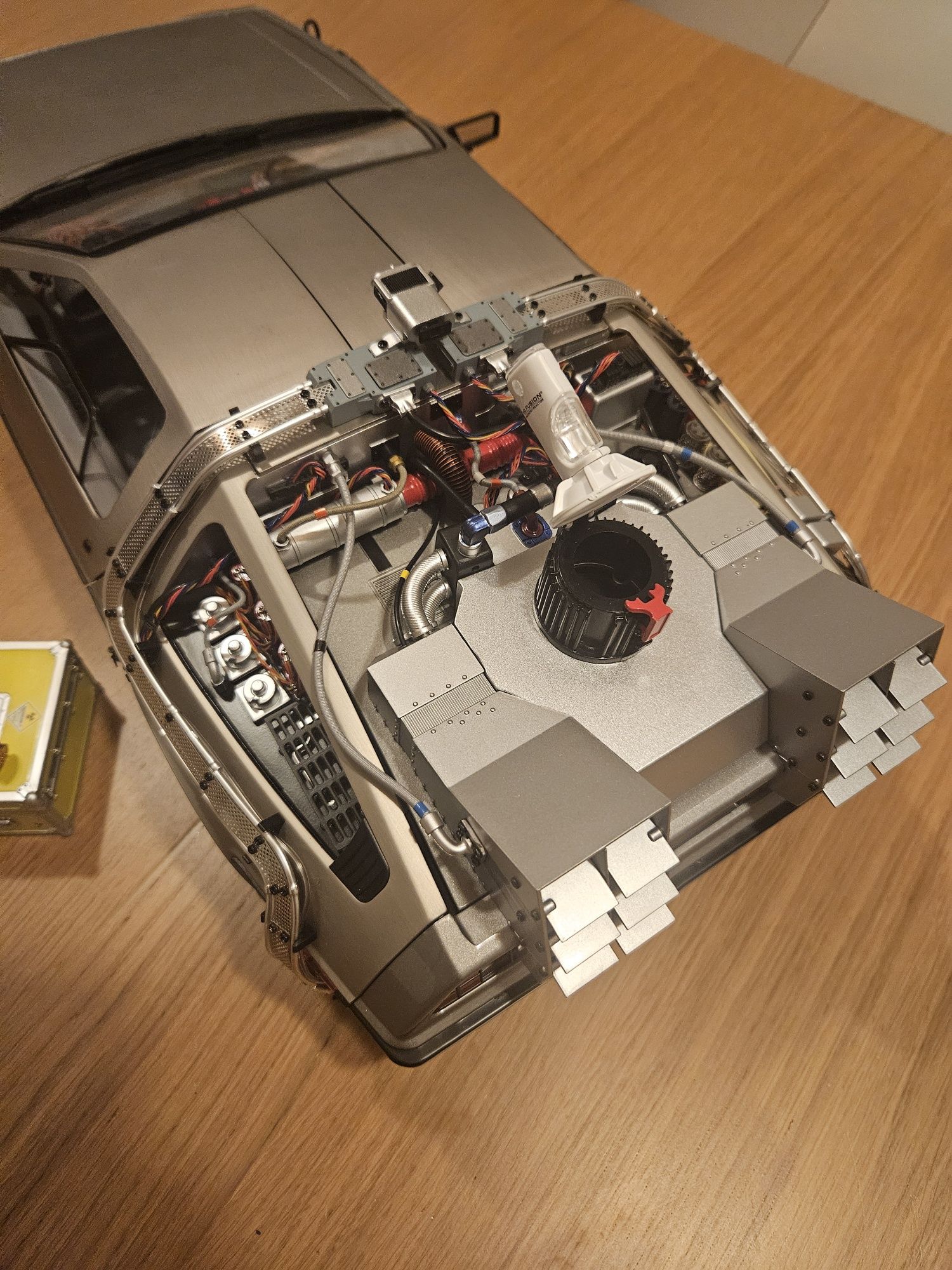 Carro delorean Regresso ao Futuro | escala 1:8