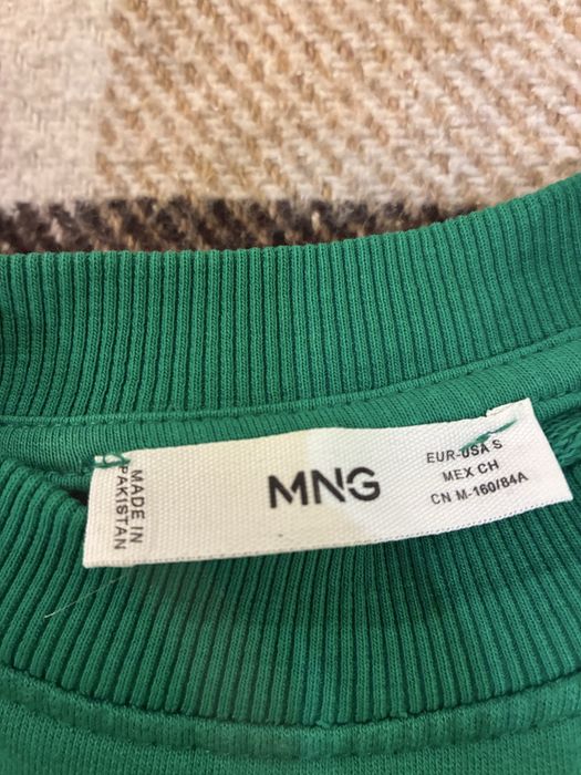 Світер  зелений фірми mango