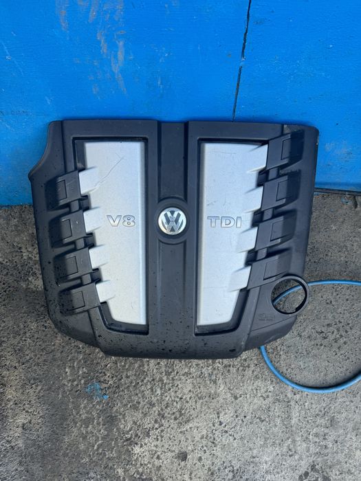 Кришка двигуна на touareg nf fl 4.2 diesel