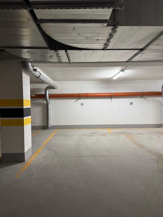 Miejsce garażowe + komórka lokatorska - do wynajęcia - Korczaka 2a/2b