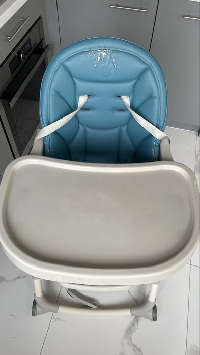 Стільчик для годування, Lionelo Cora