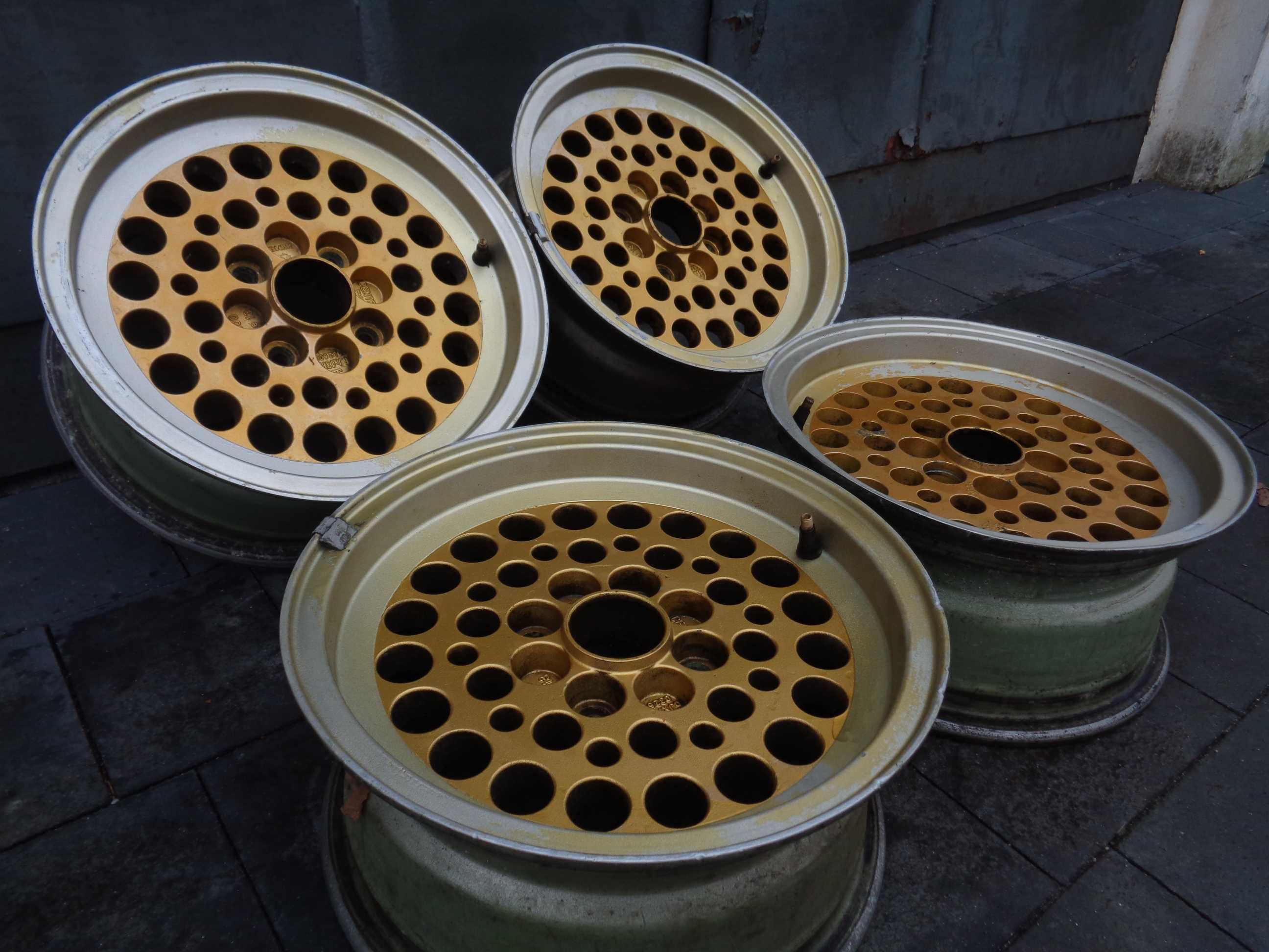 Alufelgi 13 cali 4x100 CENTRA Pepperpots Kaseloch, VW, Opel, Honda