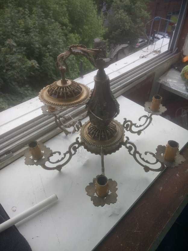 Żyrandol mosiężny, używany.