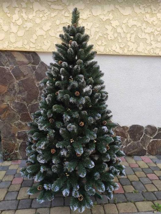 Продається штучна ялинка (кармен)