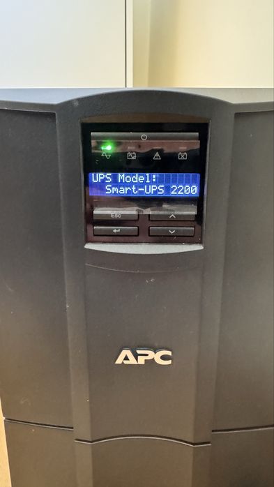 Smart UPS 2200 APC Schneider