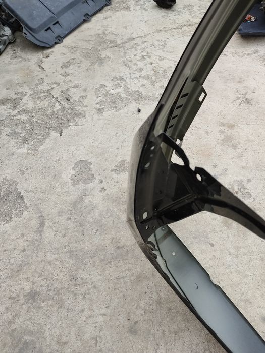 Крило переднє праве Tesla model Y оригінал