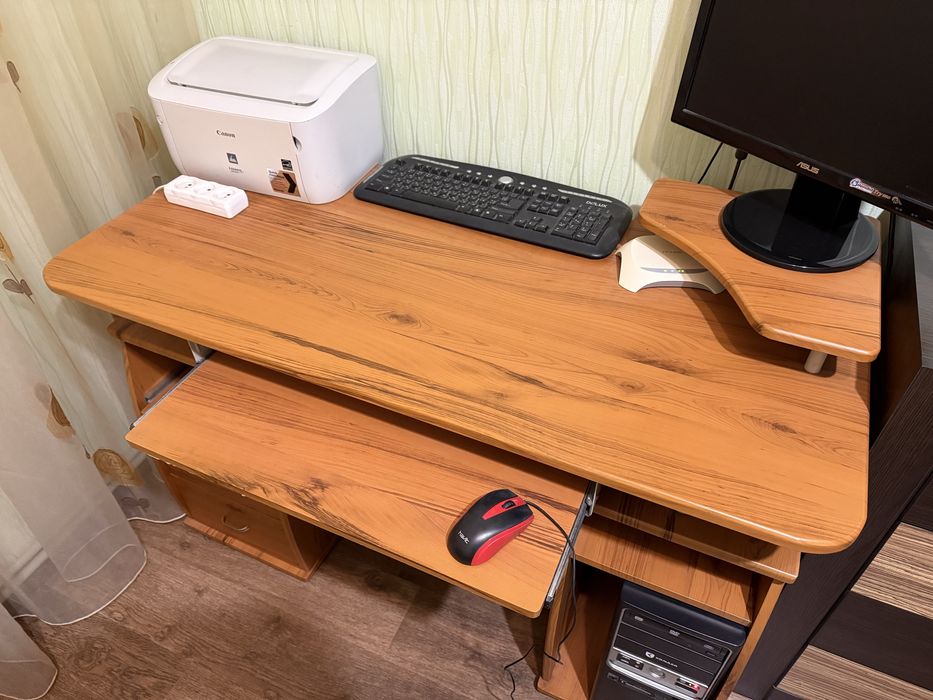 Продам письмовий / комп’ютерний стіл