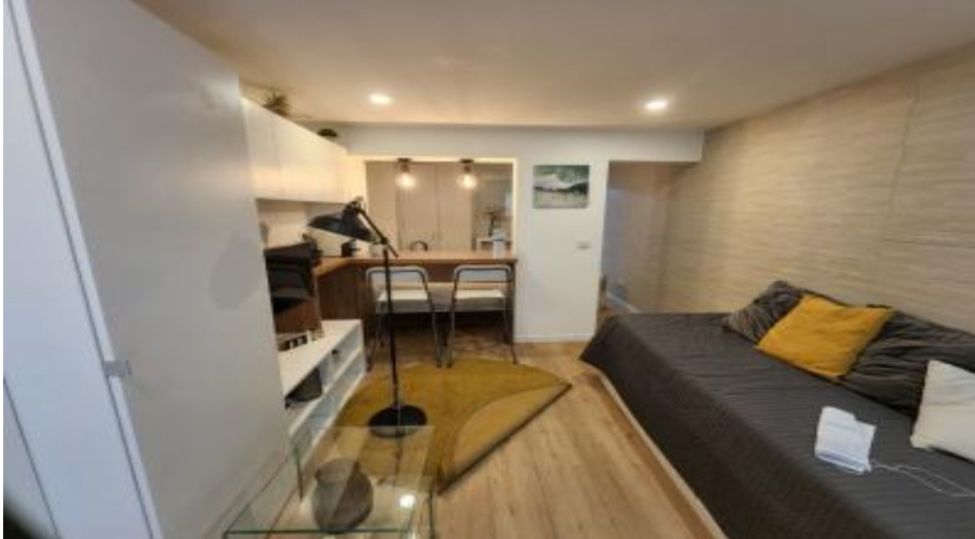 T0 Mobilado - Travessa do Poço dos Negros - R/chao