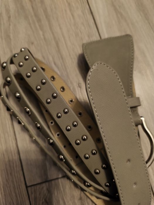 Pasek damski z metalowymi elementami