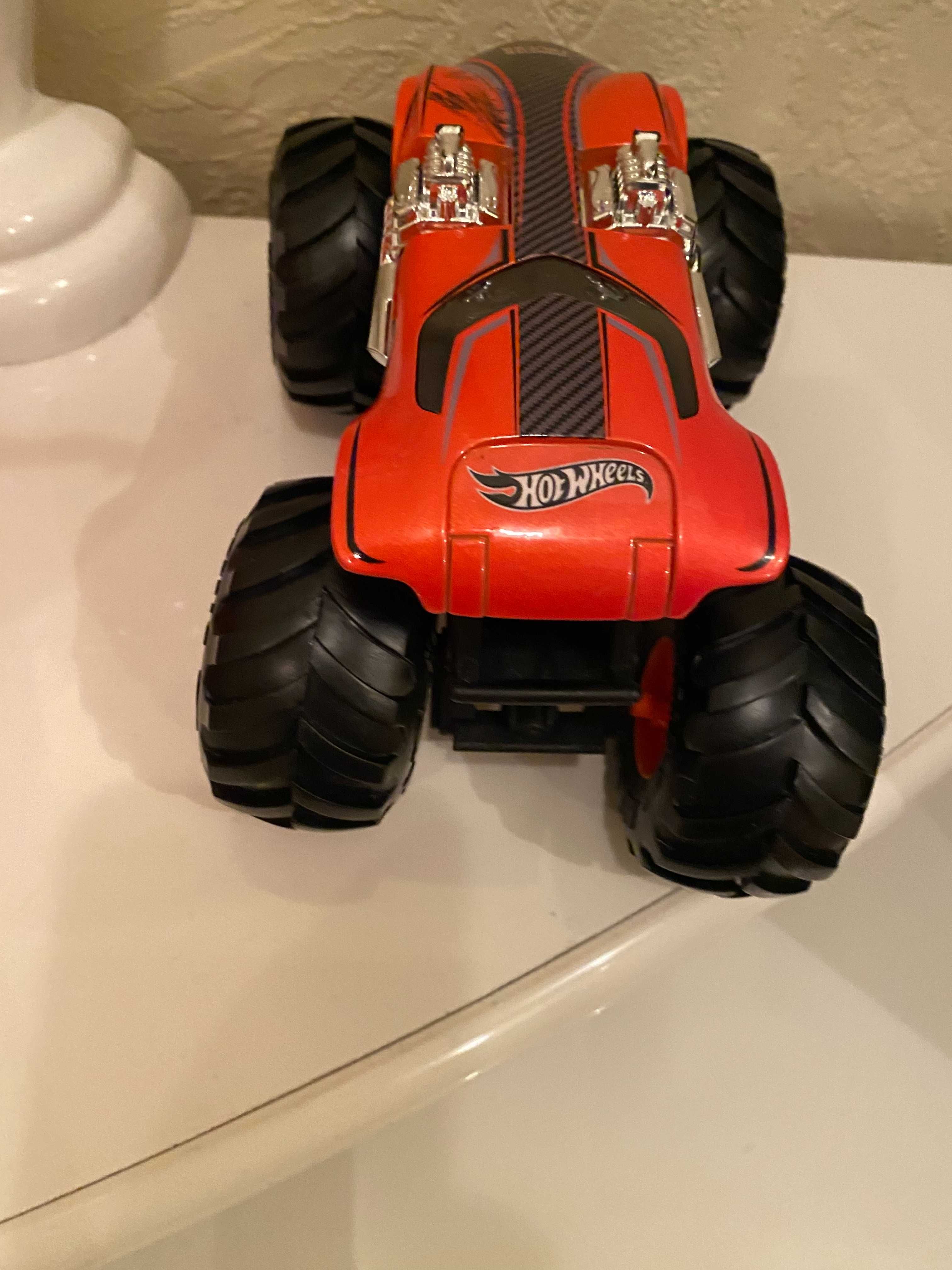 Базовая машинка Mattel Hot Wheels Monster Trucks Внедорожник