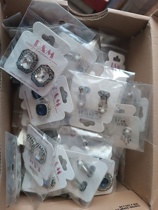 Lote de brincos de aço