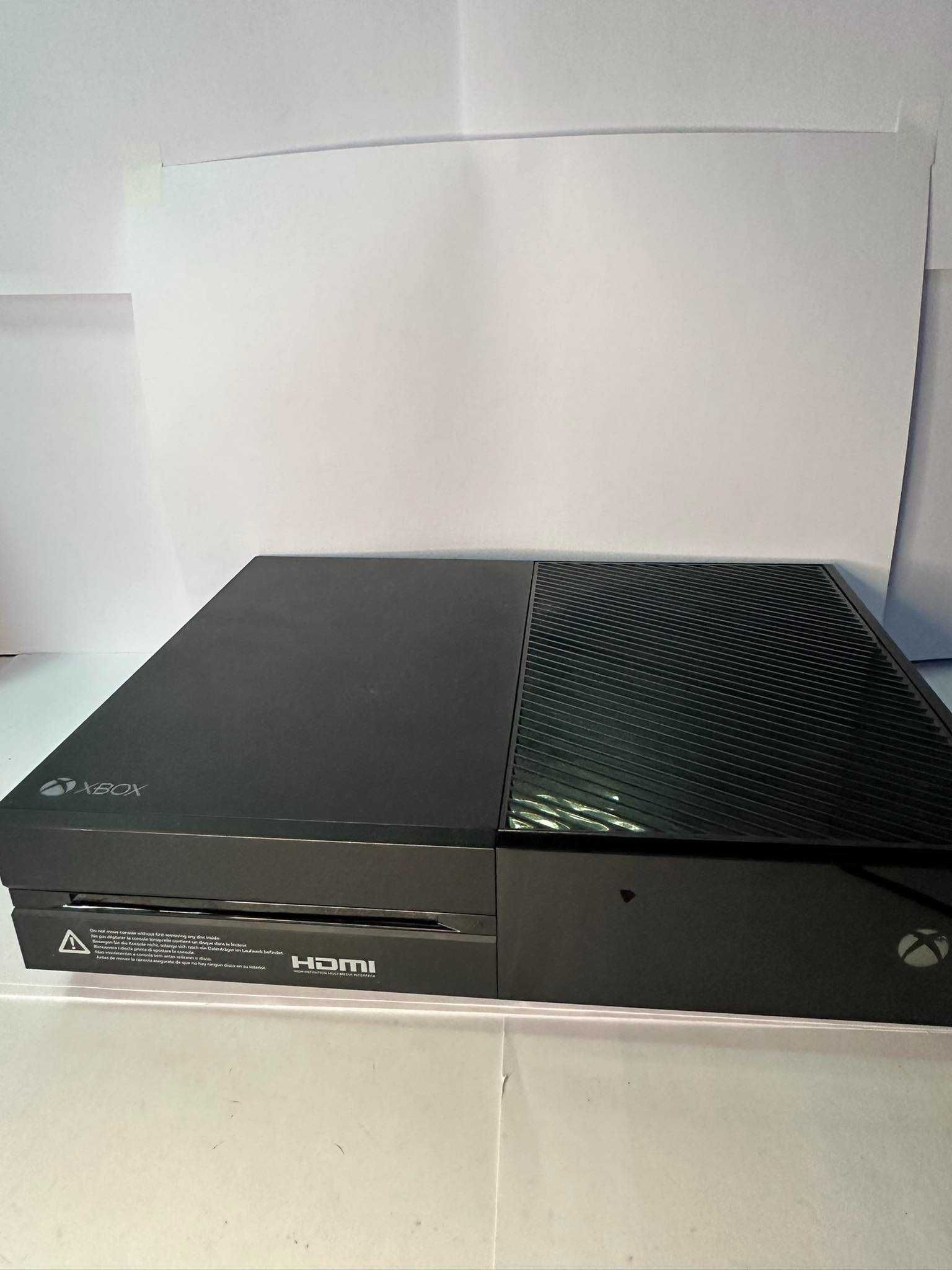 Konsola Xbox One 1 TB  (840/24) tyl