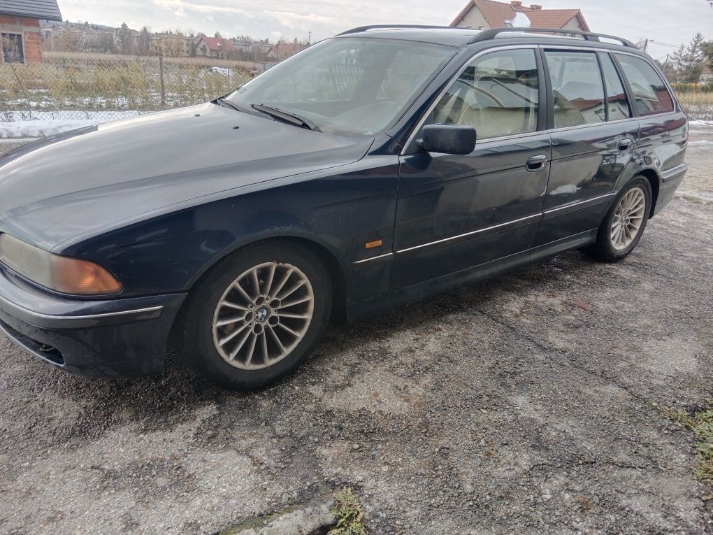 Zderzak przód BMW E39 dunkelblau przedlift części