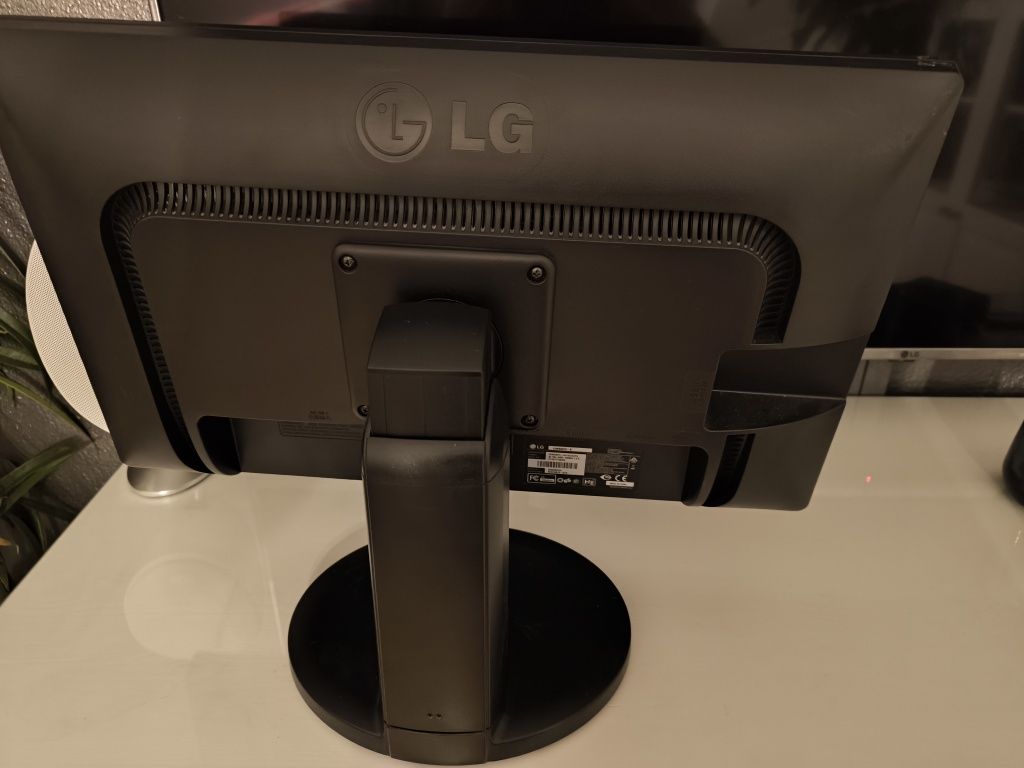 Monitor LG 22 cale Full HD