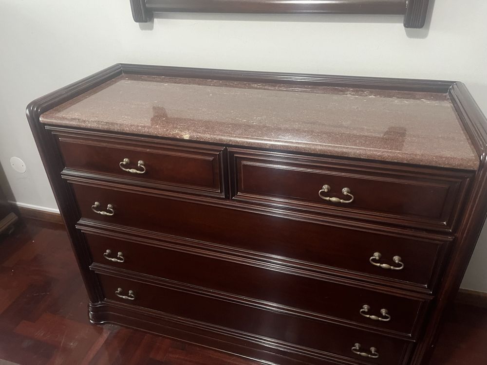 Conjunto movel e espelho