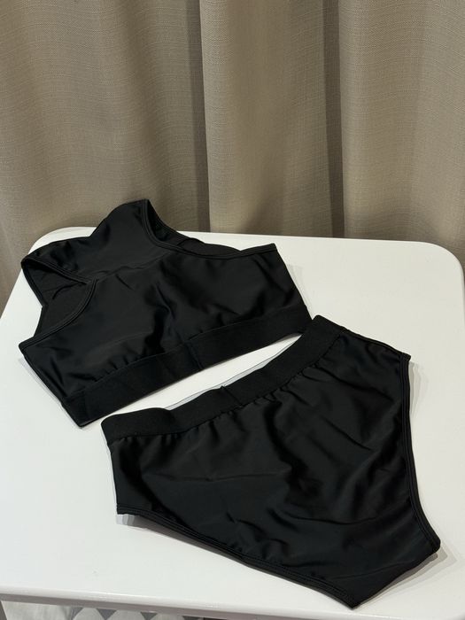 Купальник Balenciaga Баленсіага чорний спортивний топ баленсиага