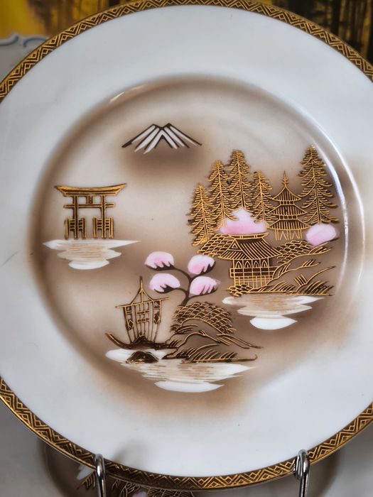 Talerze deserowe 6 sztuk Kutani piękna stara porcelana Japońska